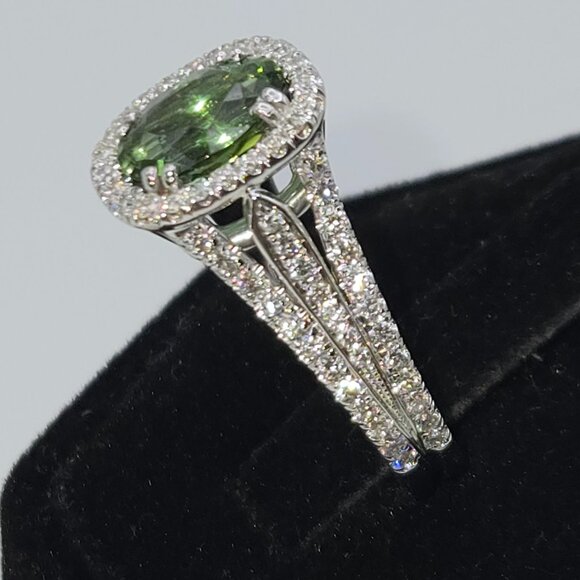 14K White Gold 2 CT Green Garnet & Diamond Ring - Picture 6 of 8